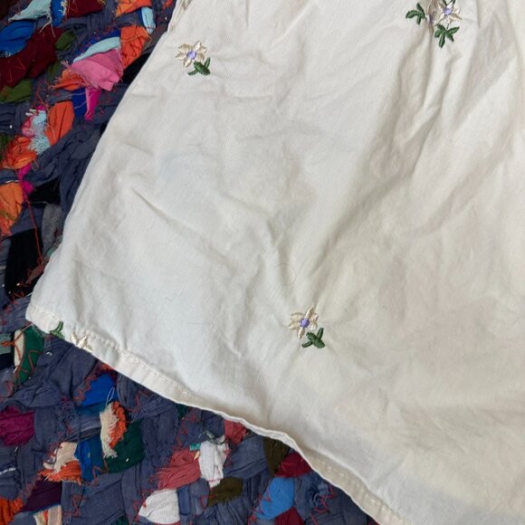 In February Pastel Yellow Floral Embroidered High Waist Shorts Womens Size Small - Picture 11 of 15